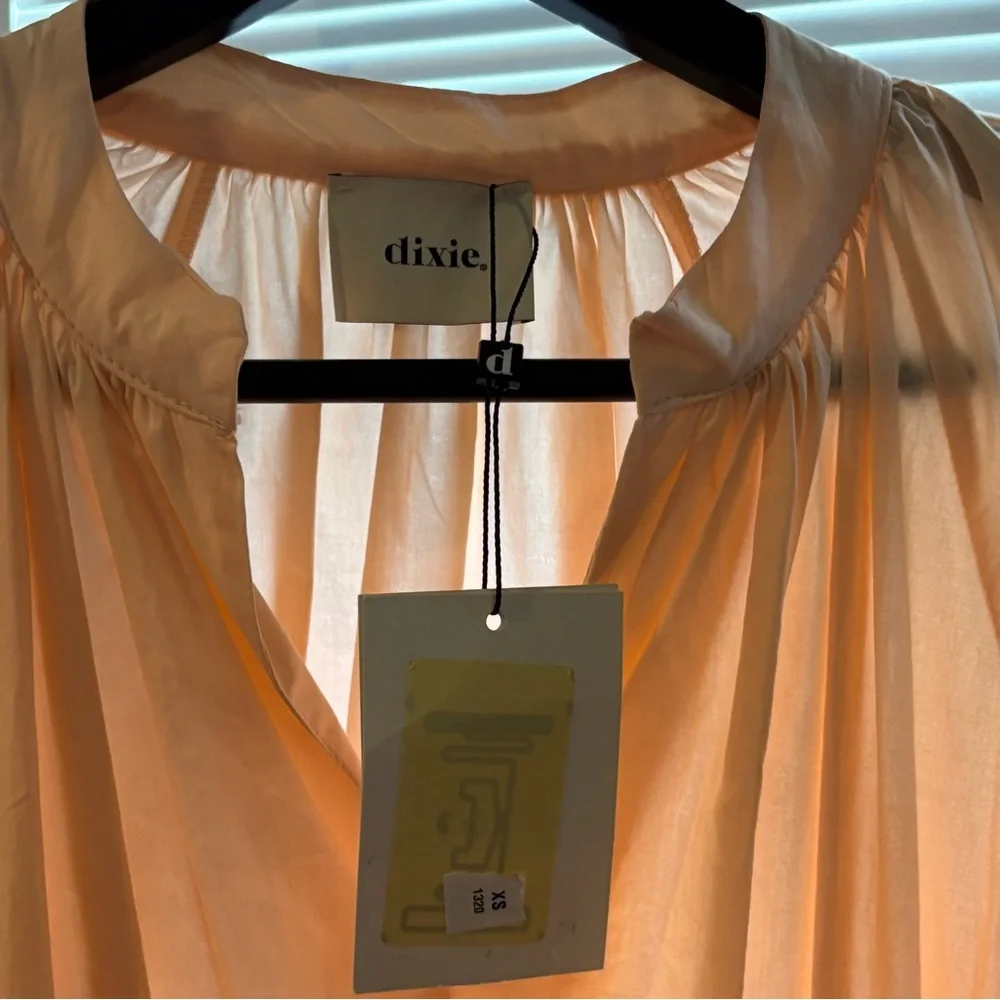 Italian Chic Peach Cotton Midi Dress with Brown Suede Belt
Like Anthropologie - Picture 6 of 11